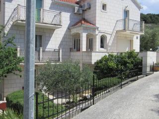 NIVES B. - Supetar - 9
