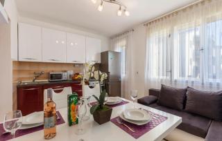 Two bedroom apartment, nice neighborhood, free parking, WiFi - Pula - 5