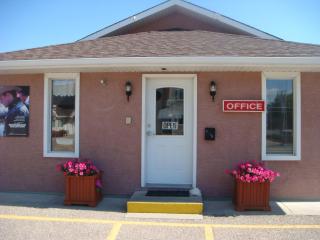 Red Coat Inn Motel - 2