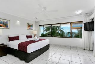 Roydon Beachfront Apartments - 2