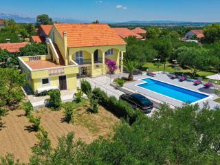 Holiday Home in Policnik with Pool - Poličnik - 8