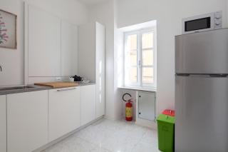 Vicolo Apartment, pedestrian centre, 2BDR, 2,5 BTH, Aircondo, Private Parking, easy to train and ferries, city life - La Spezia - 2