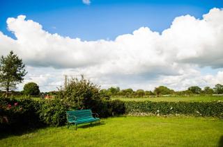 Corrib View Farmhouse - Galway - 4