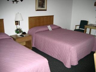 Budget Host Inn - Ironwood - 4