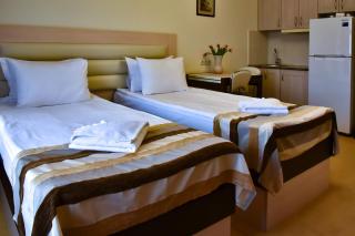ApartHotel on Klinichna st. (1st entrance) - Kiev - 1