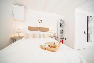 The Retreat Studio - 1