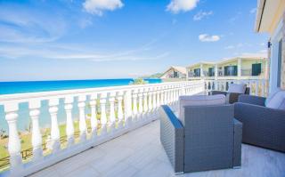 Laura Beach House - Alykes - 0