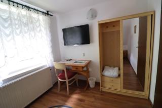 Pod Orehi Guest House - 2