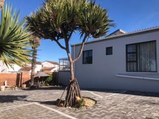 Le Blue Guesthouse - Port Elizabeth - 5