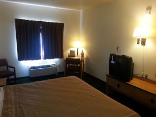 Days Inn & Suites by Wyndham Castle Rock - Castle Rock - 3