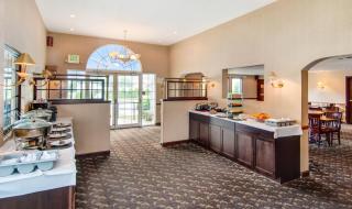 Best Western Plus, The Inn at Hampton - Hampton - 7