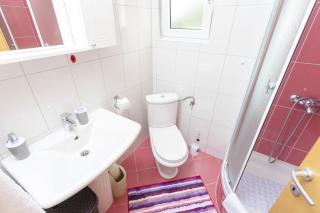 Family-friendly apartments with swimming pool Gornji Tucepi, Makarska - 17686 - 2