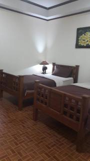 Jungle Hut Bungalows & Hotel - 1