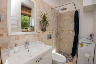 Holiday House Apartments - 3