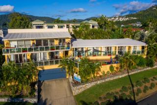 Sunlit Waters Studio Apartments - Airlie Beach - 1