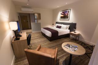 Porter's Plainland Hotel - 9
