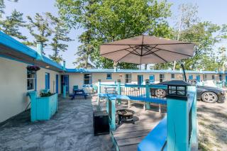Beachfront at Beach1 Motel - 6
