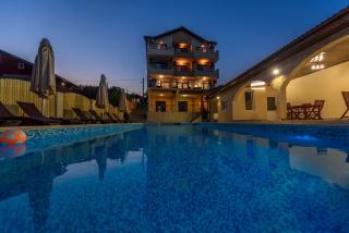 Pensiunea Alex & Restaurant - Eşelniţa - 0