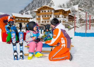 Familienhotel Oberkarteis - 8