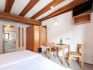Gästezimmer im Weingut Wolf - Großkarlbach - 3
