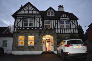Gatwick Castle B&B - Horley - 6