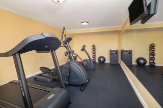 Days Inn by Wyndham Muscle Shoals - 7