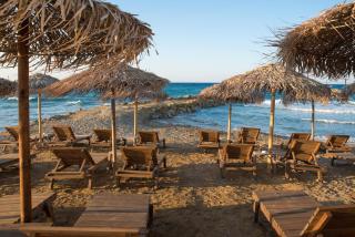 Golden Coast Beachfront Resort - Kipseli - 2