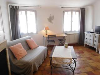 Studio ensoleillé, typique centre historique, wifi - 2