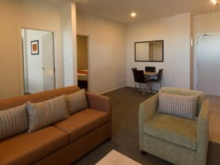 Ramada Suites by Wyndham Christchurch City - Christchurch - 3