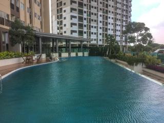Spacious 1BR at The Oasis Cikarang Apartment By Travelio - Bekasi - 5