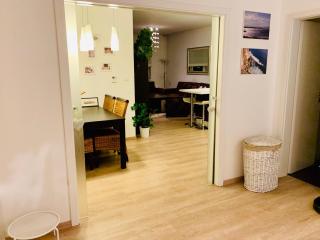 Cozy, beautiful view, parking, 1 stop by train to old town - Bratislava - 1