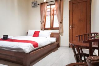 RedDoorz Syariah near Exit Tol Malang - 9