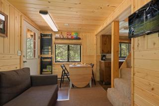Little Fox by KABINO Fire Pit Large Yard Loft with Low Ceiling Grill WiFi - Island Park - 8