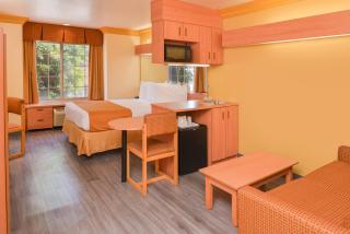 H3 Inn & Suites - LAX Airport - Los Angeles - Inglewood - 1