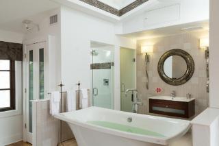 Black Dolphin Inn - 9