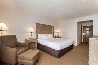 Quality Inn Petoskey-Harbor Springs - 2