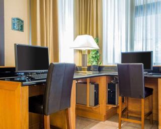 Budgetel Inn & Suites Atlanta - Atlanta - 8