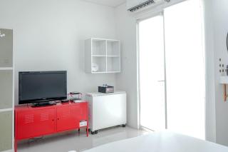 New Furnished Studio Apartment at Woodland Park Residence By Travelio - 9