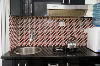 Comfy and Clean 2BR Green Pramuka City Apartment By Travelio - Jacarta - 6