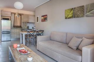 Meliti Waterfront Suites - Karavomylos - 3