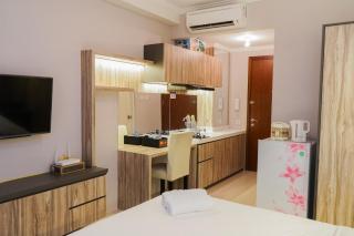 New Furnished Studio at Signature Park Grande Apartment By Travelio - Jakarta - 7