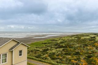 Top Floor - All The Views - 2 Bed 2 Bath Apartment in Westport - Westport - 8