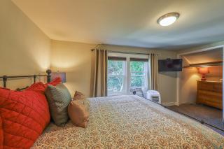 Lakefront Craftsman - 4