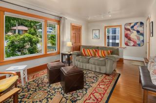 Birch Tree Cottage - 3 Bed 2 Bath Vacation home in Seattle - 4