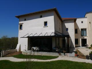 La Maison Forte - chambres et table d'hôtes - - 0