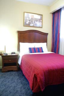 Ramada by Wyndham Jersey City - 8
