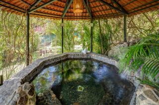 Regis Hotel Spa - Panajachel - 1