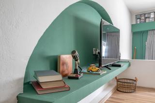 Vintage Duplex Apartment by the Beach / Flea Market District - Tel Aviv - 7