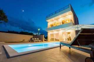 Villa Lele - peace, mountain & sea view, heated pool - Novigrad (Cittanova) - 0
