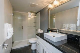 Lions Gate Hotel - Sacramento - 7